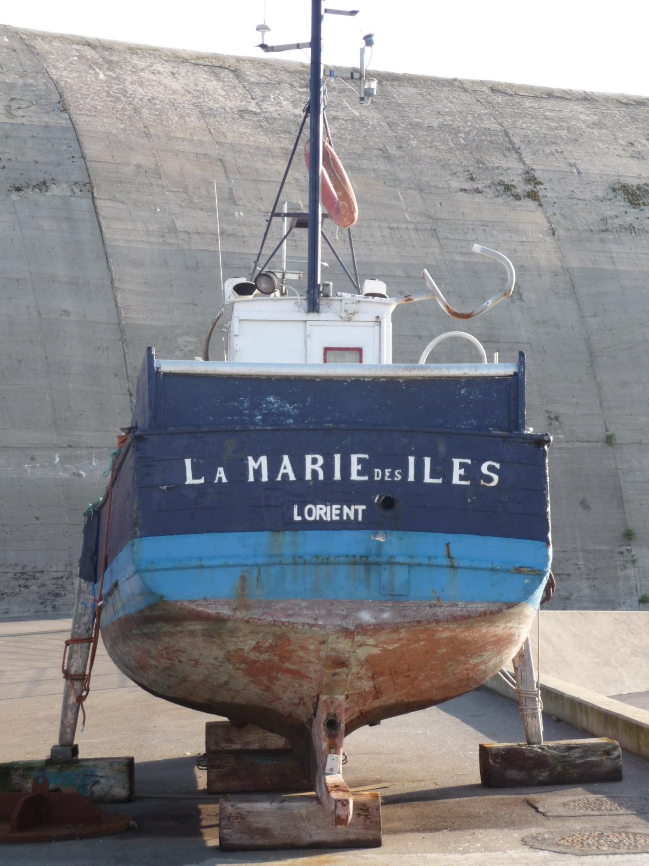 Lo219214 la marie des iles au sec d